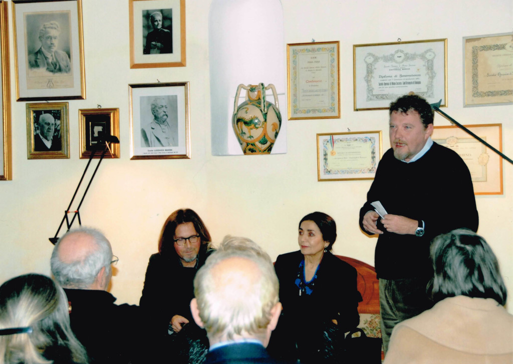 Walter Raffaelli, Il professor Luca Cesari e l'autrice Miresa Turci